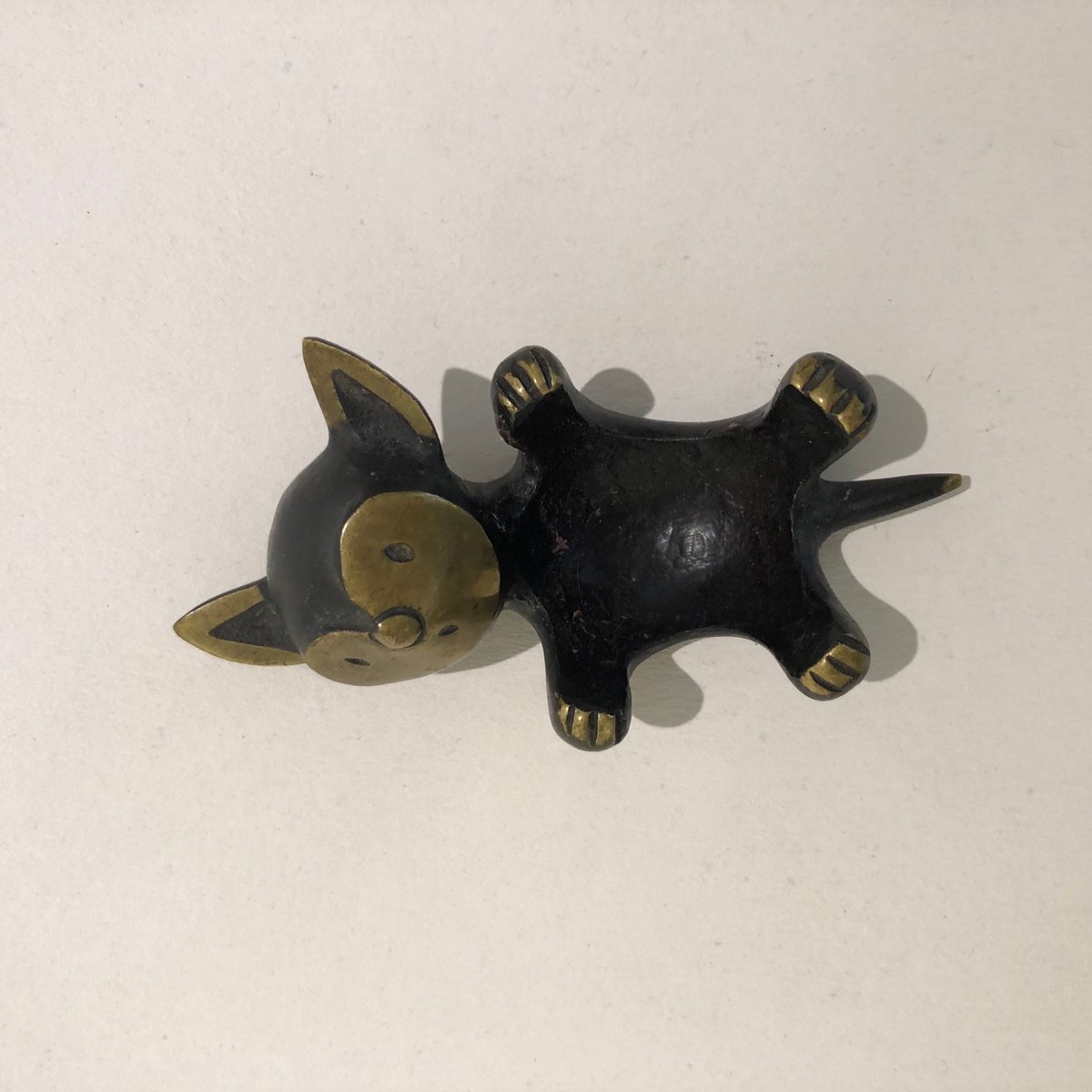 Liegende Katze von Walter Bosse für Herta Baller, 1950er ... Spielen wir in kleiner besetzung eure top songs im livestream.