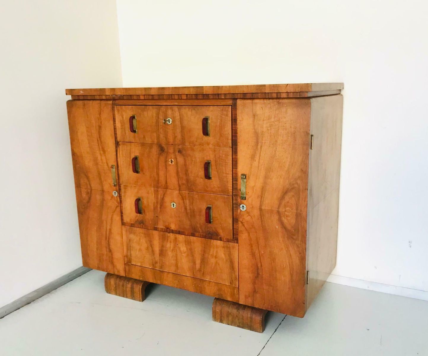 Französische Art Deco Vintage Kommode aus Holz, 1930er bei Pamono kaufen