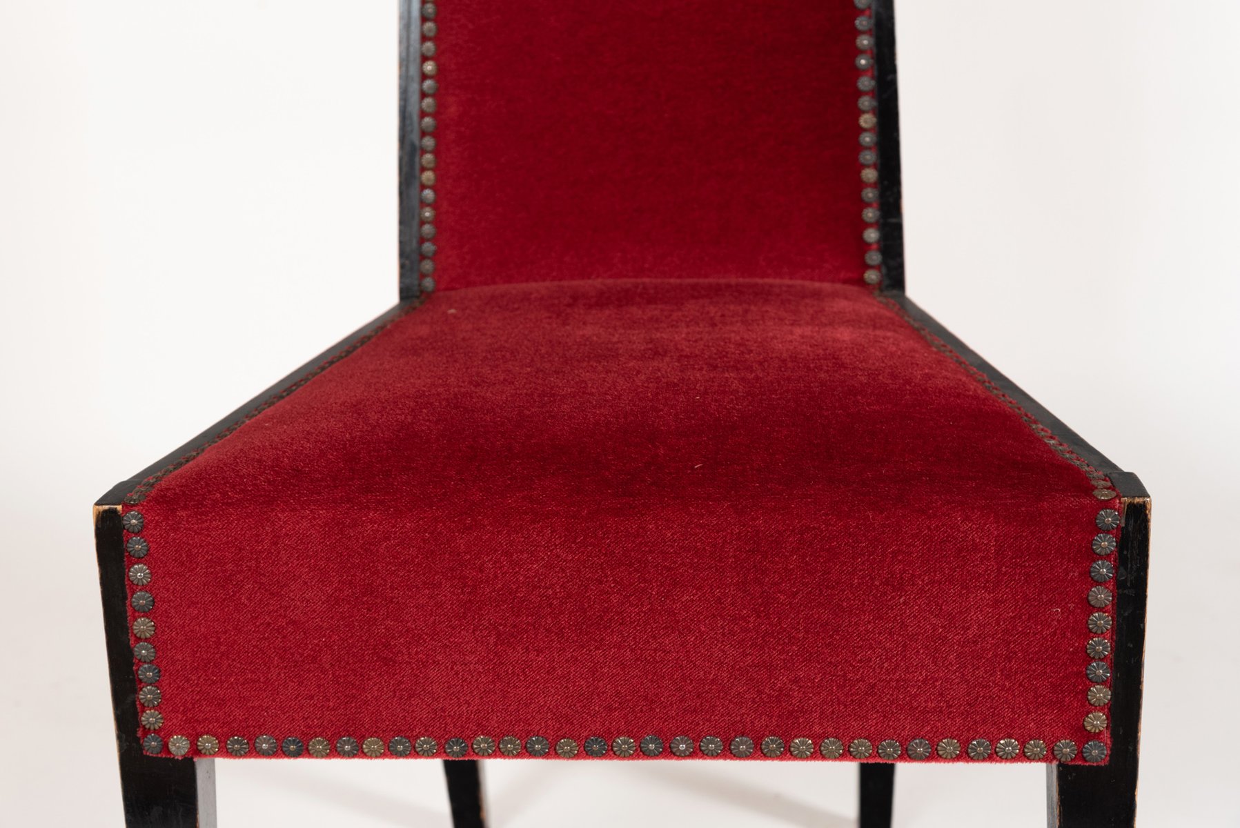Esszimmerstuhl aus schwarzem Holz & rotem Samt von Gustav Goerke