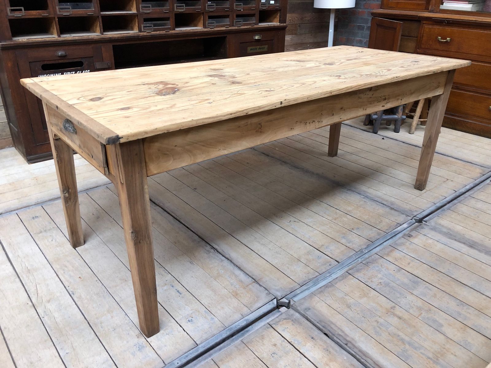 Rustikaler Tisch - Arhouou