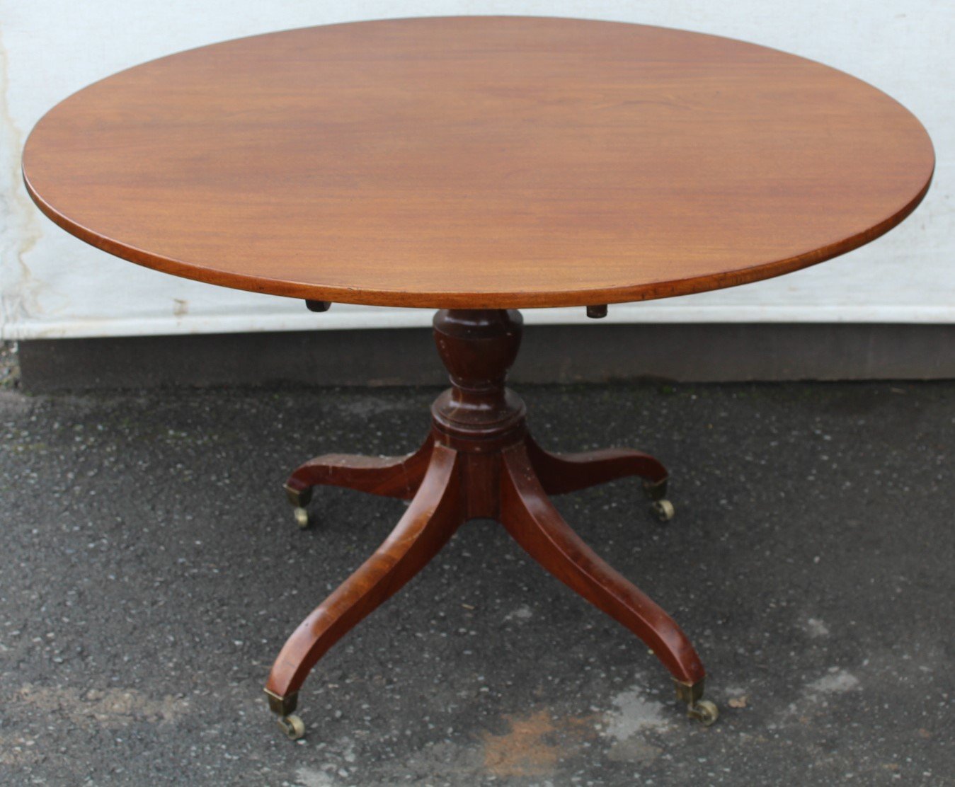 Antiker Esstisch aus Mahagoni, 1830er bei Pamono kaufen