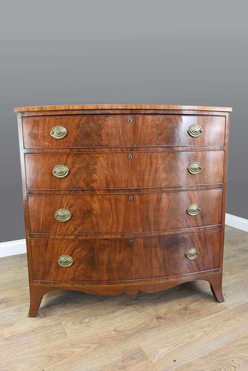 Antique Georgian Mahogany Bow Fronted Dresser For Sale At Pamono