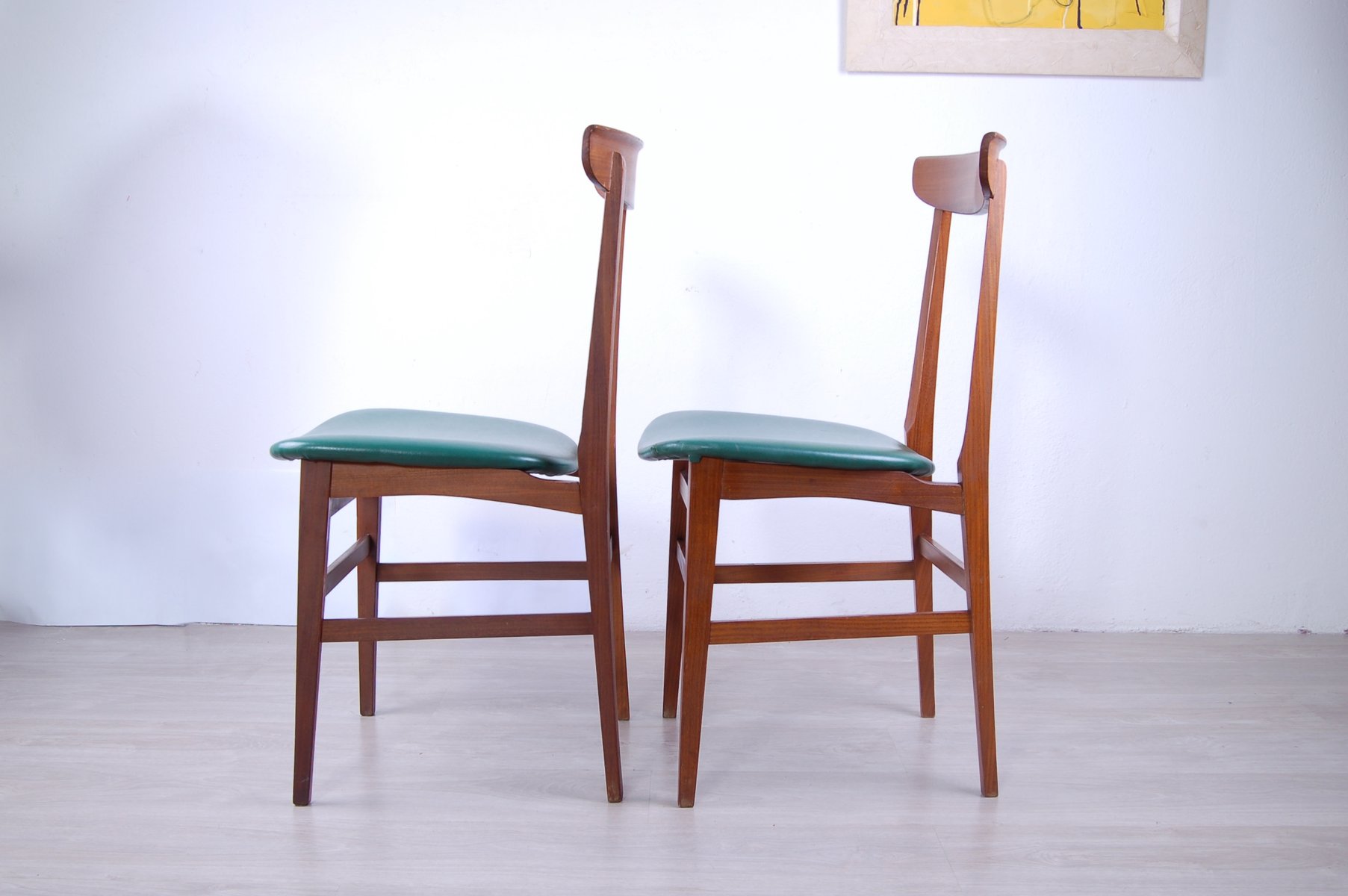 Mid-Century Esszimmerstühle aus Holz, 1950er, 2er Set bei Pamono kaufen
