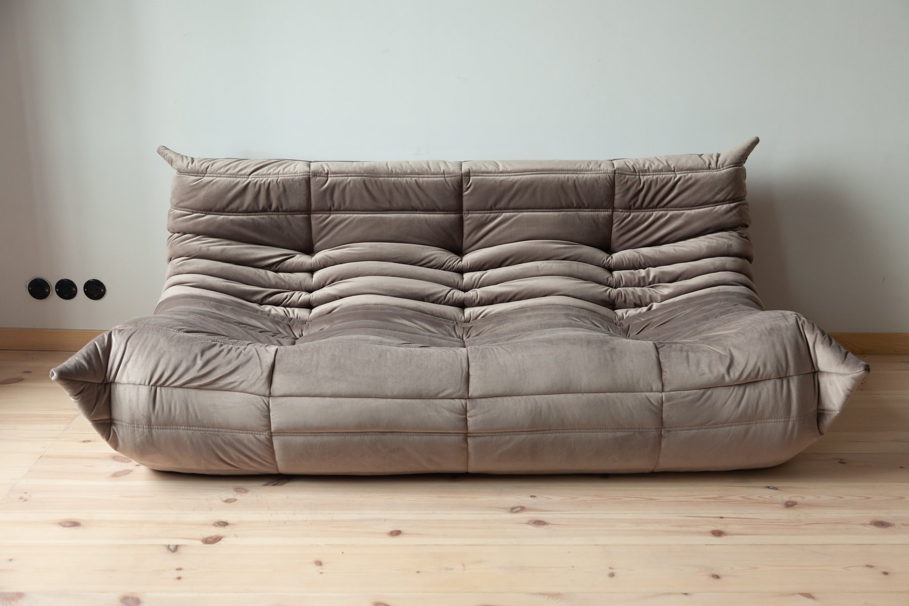 Vintage Togo 3 Sitzer Samtsofa Von Michel Ducaroy Fur Ligne Roset 1979 Bei Pamono Kaufen