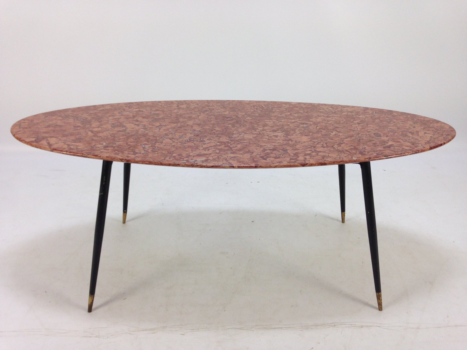 Italienischer Mid-Century Couchtisch mit Marmorplatte ...