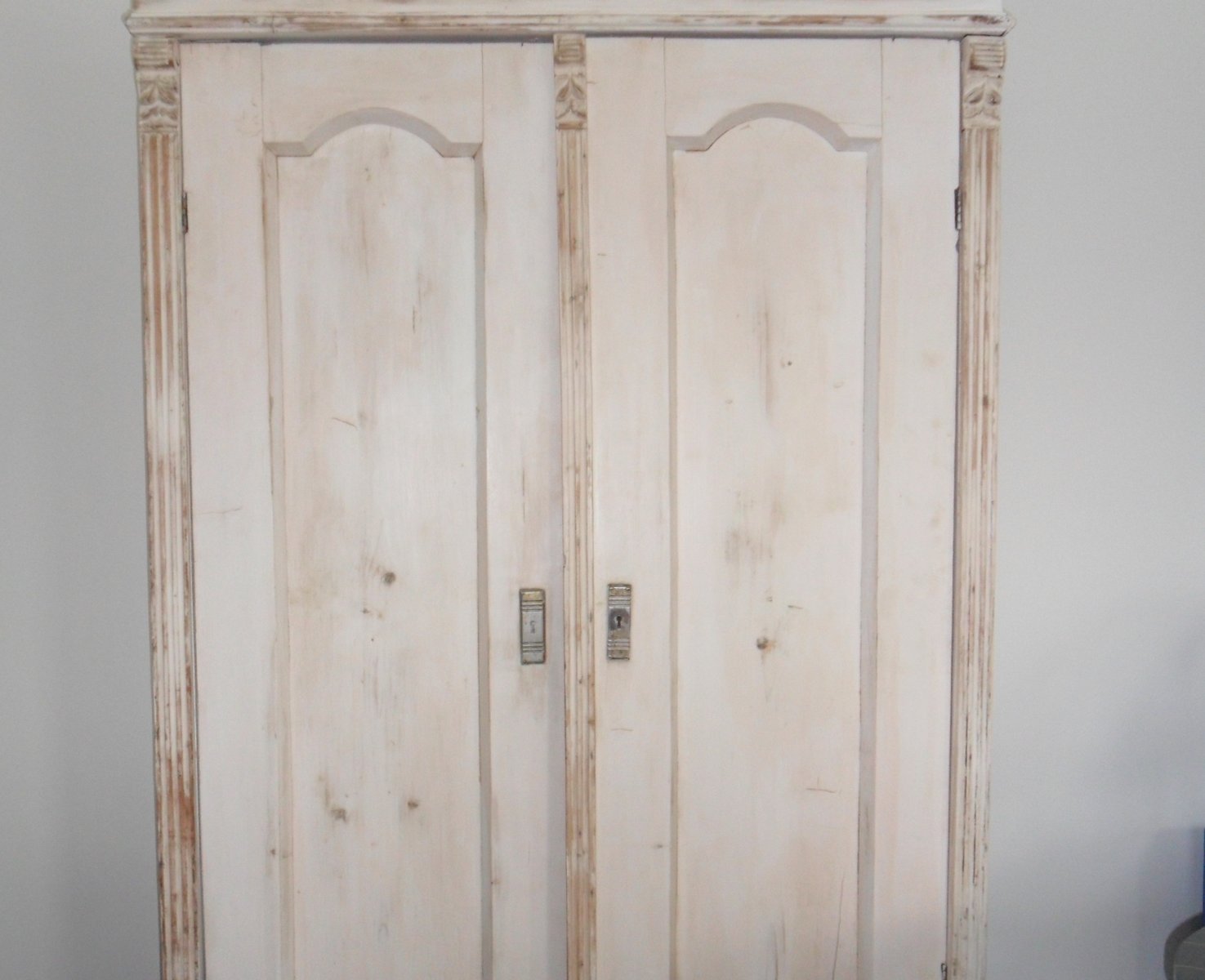 Antique Painted Wooden Wardrobe for sale at Pamono