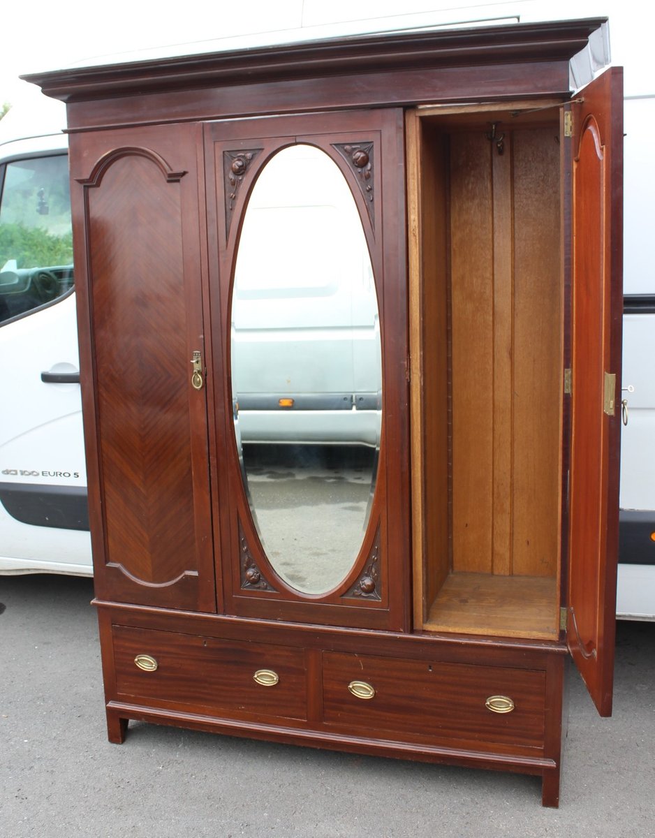 Vintage Kleiderschrank aus Mahagoni, 1920er bei Pamono kaufen