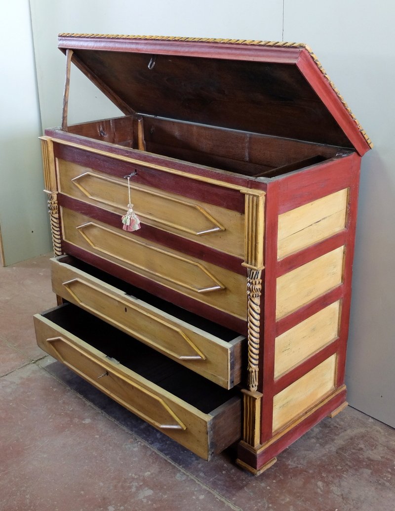 Antique Italian Lacquered Chestnut Dresser for sale at Pamono