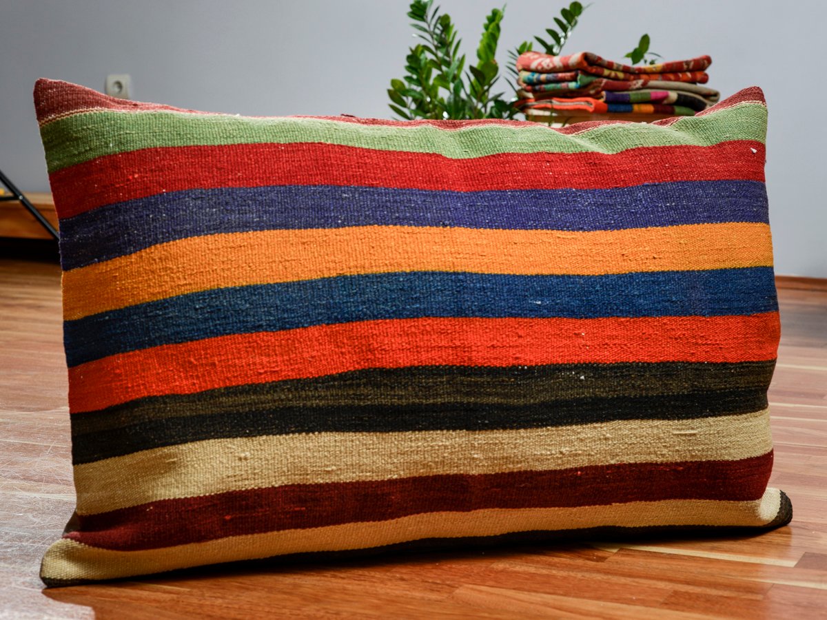 Housse de Coussin Kilim d'Extérieur en Laine Colorée par ...