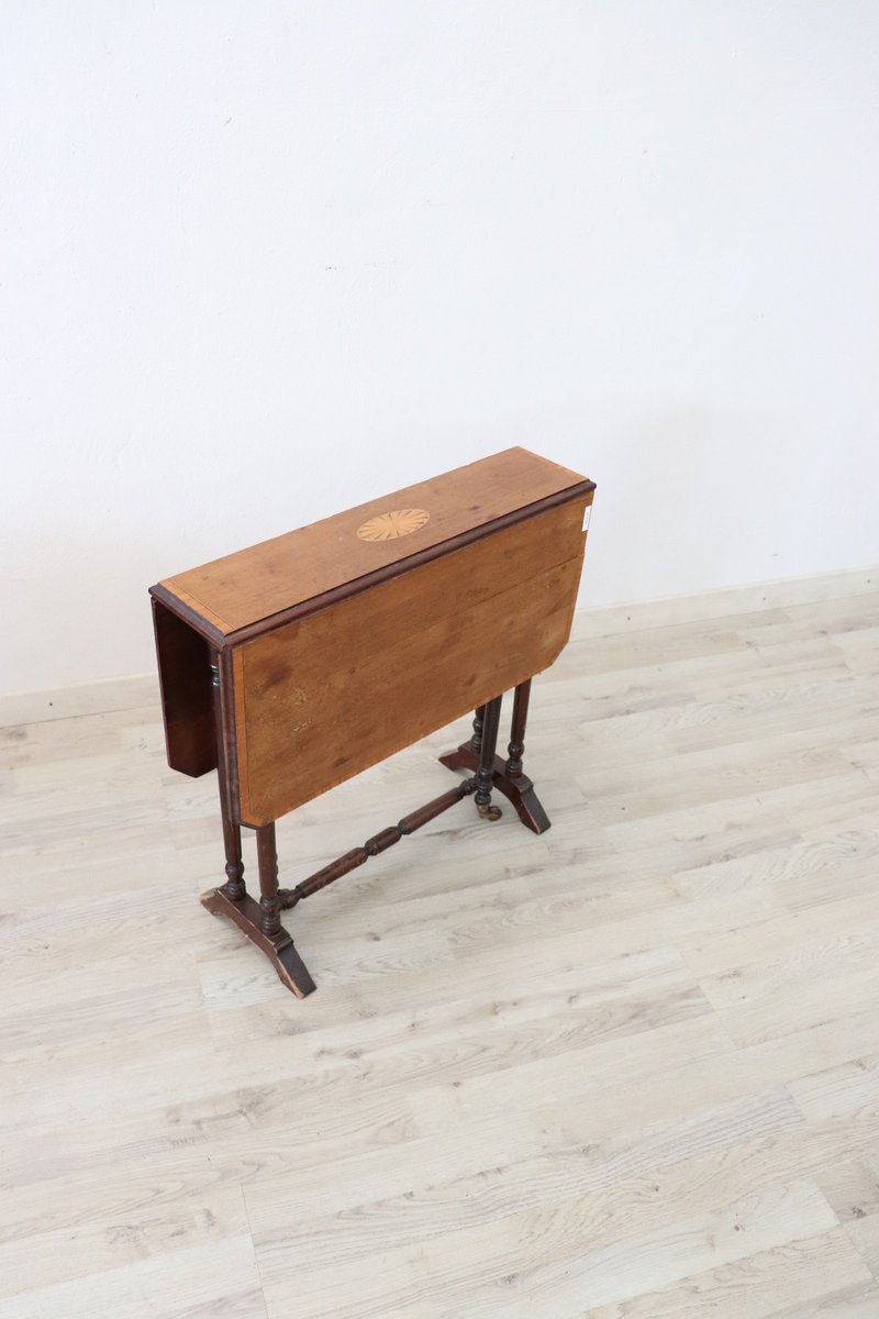 Mesa plegable antigua de madera con incrustaciones, década de 1880 en