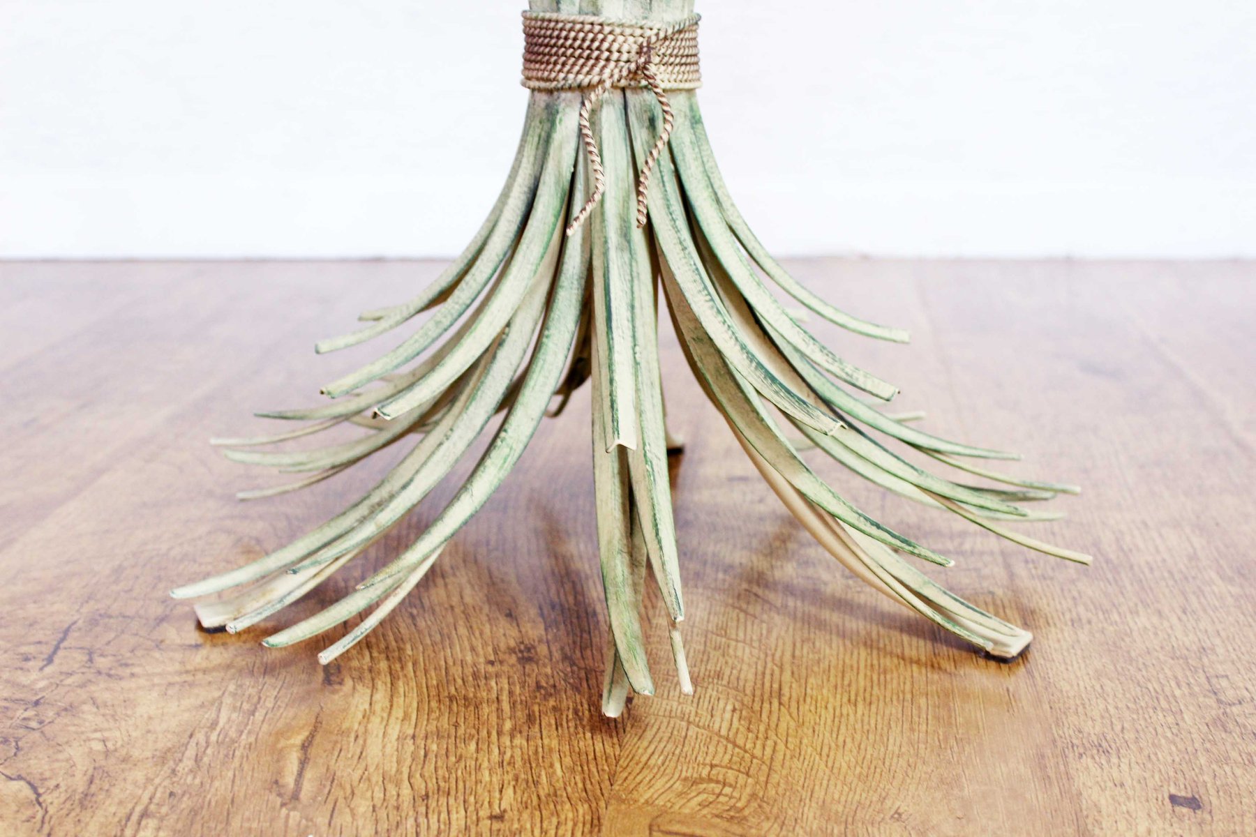 Couchtisch im Hollywood Regency-Stil, 1960er bei Pamono kaufen