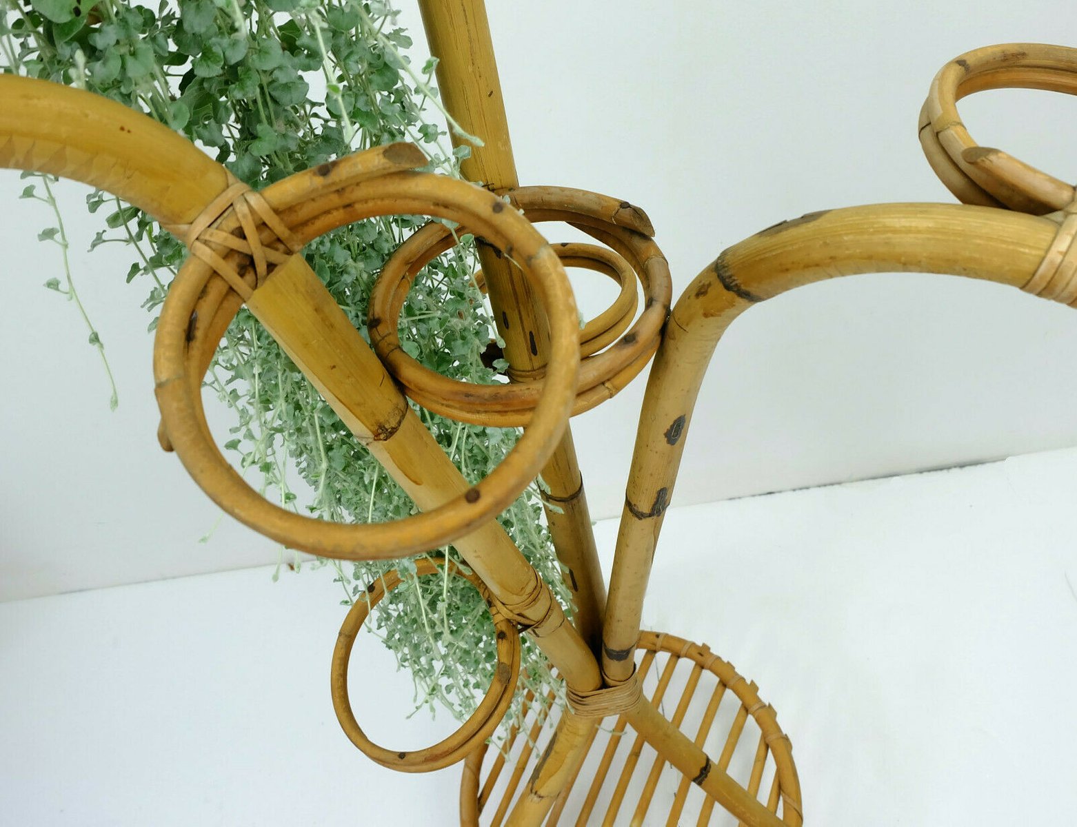Blumenständer Aus Rattan – Dunkelblau, Handgefertigt | Ø Ca. 30 Cm, Höhe Ca. 28 Cm | Für Innen & Außen, Stilvolle Blumen-Deko