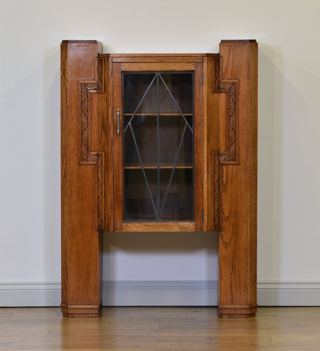 Englischers Art Déco Bücherregal aus goldener Eiche, 1930er bei Pamono