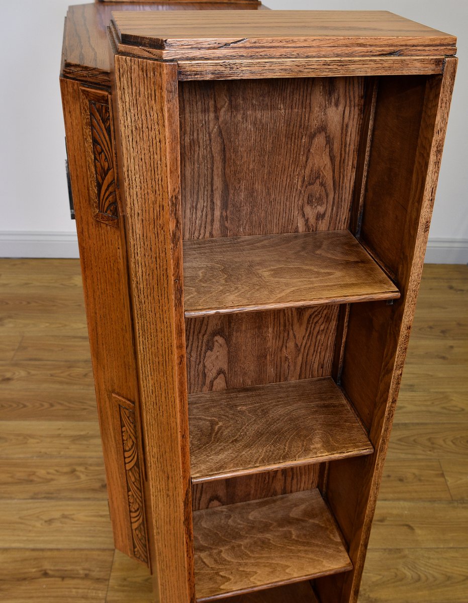 Englischers Art Déco Bücherregal aus goldener Eiche, 1930er bei Pamono