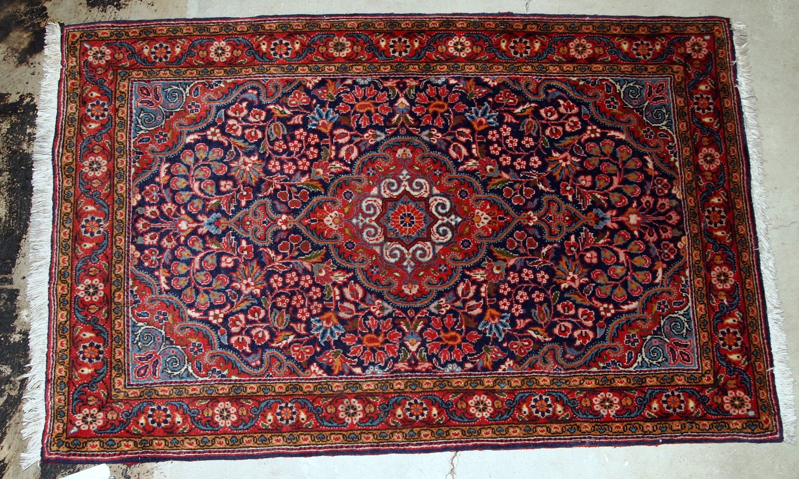 Middle Eastern Carpet, 1920s for sale at Pamono