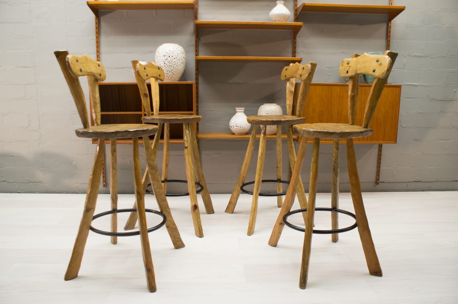 Barhocker aus Eisen & Holz, 1960er, 4er Set bei Pamono kaufen