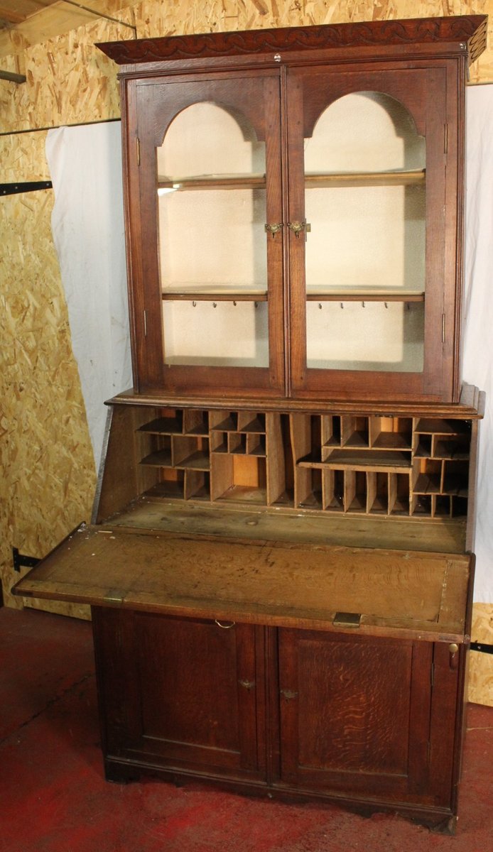 Mueble antiguo de roble en venta en Pamono