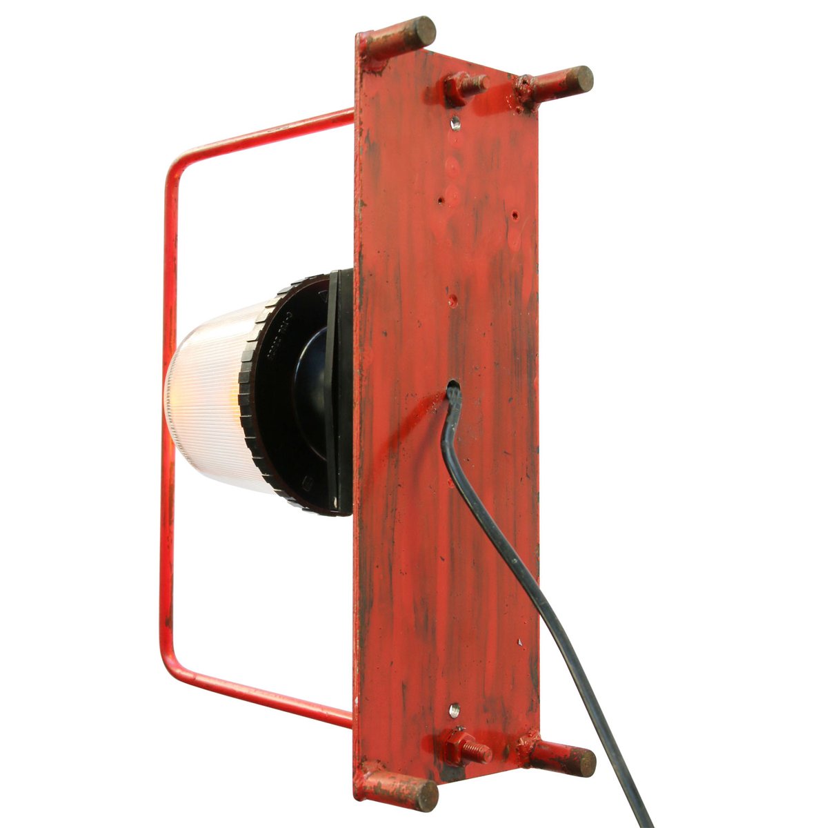 Industrielle Wandlampe aus rotem Metall & Glas, 1950er bei Pamono kaufen