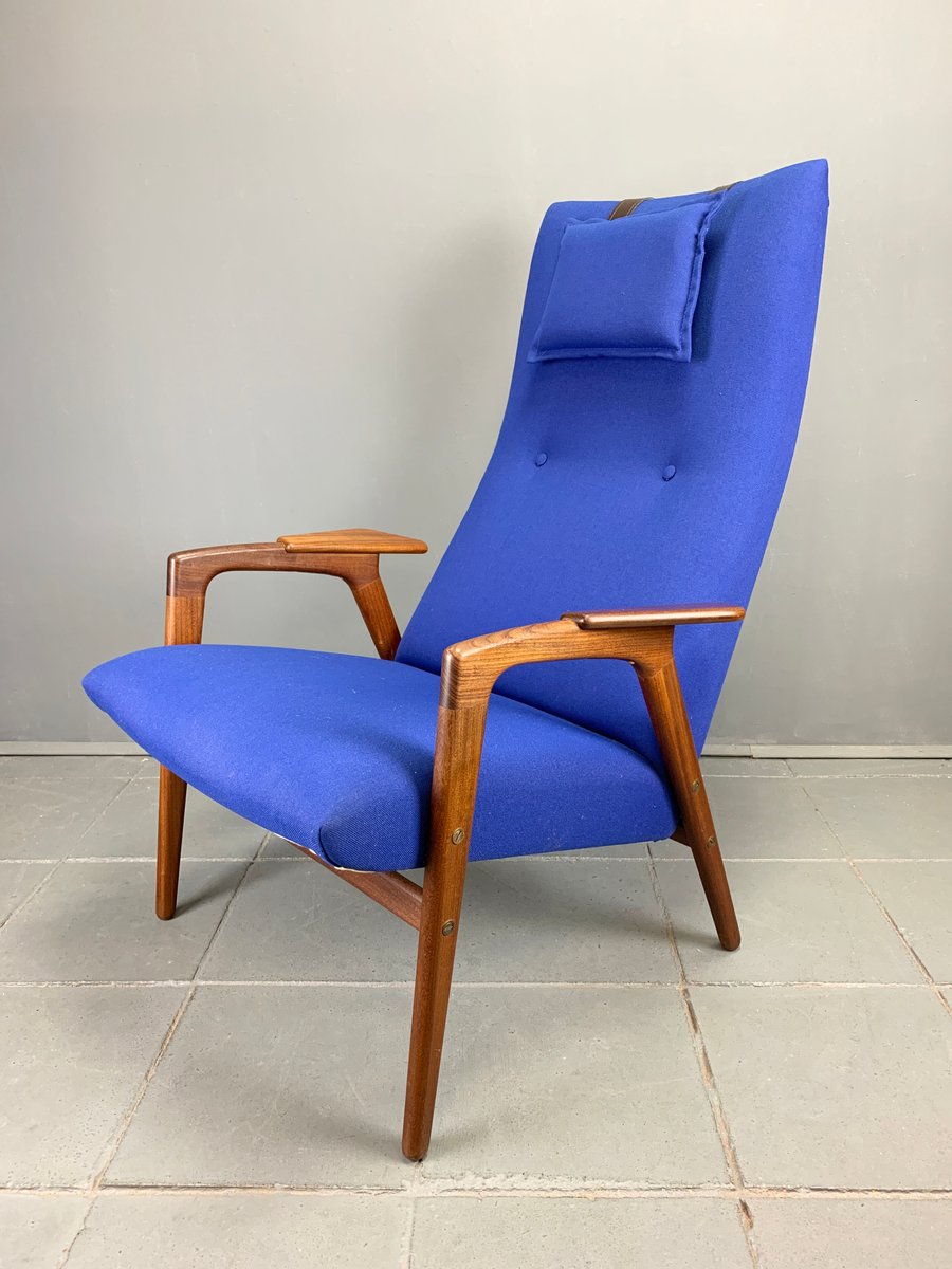 Vintage Blue Lounge Chair