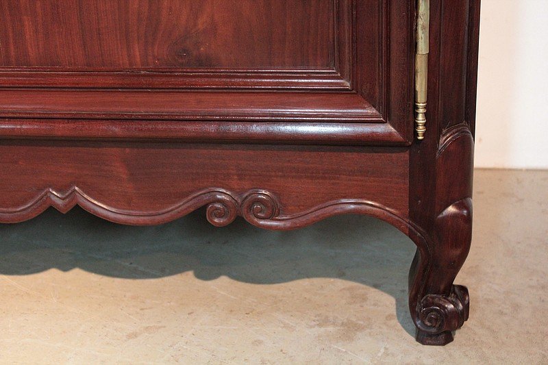 Aparador antiguo de caoba en venta en Pamono