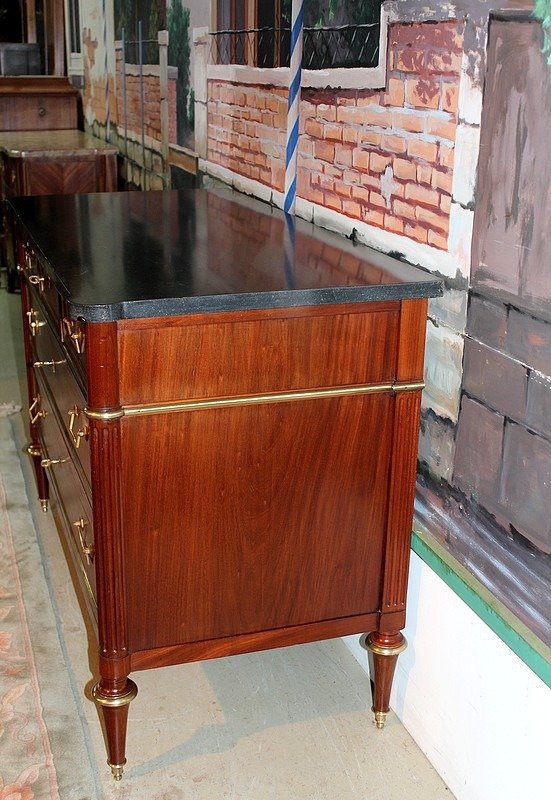 Antique Mahogany Veneer and Black Marble Dresser for sale at Pamono
