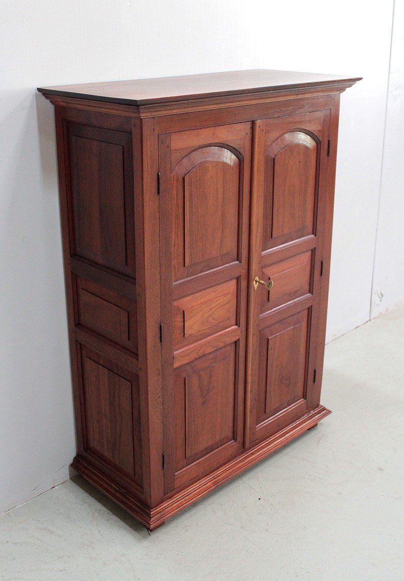 Kleiner Vintage Geschirrschrank aus Teak bei Pamono kaufen