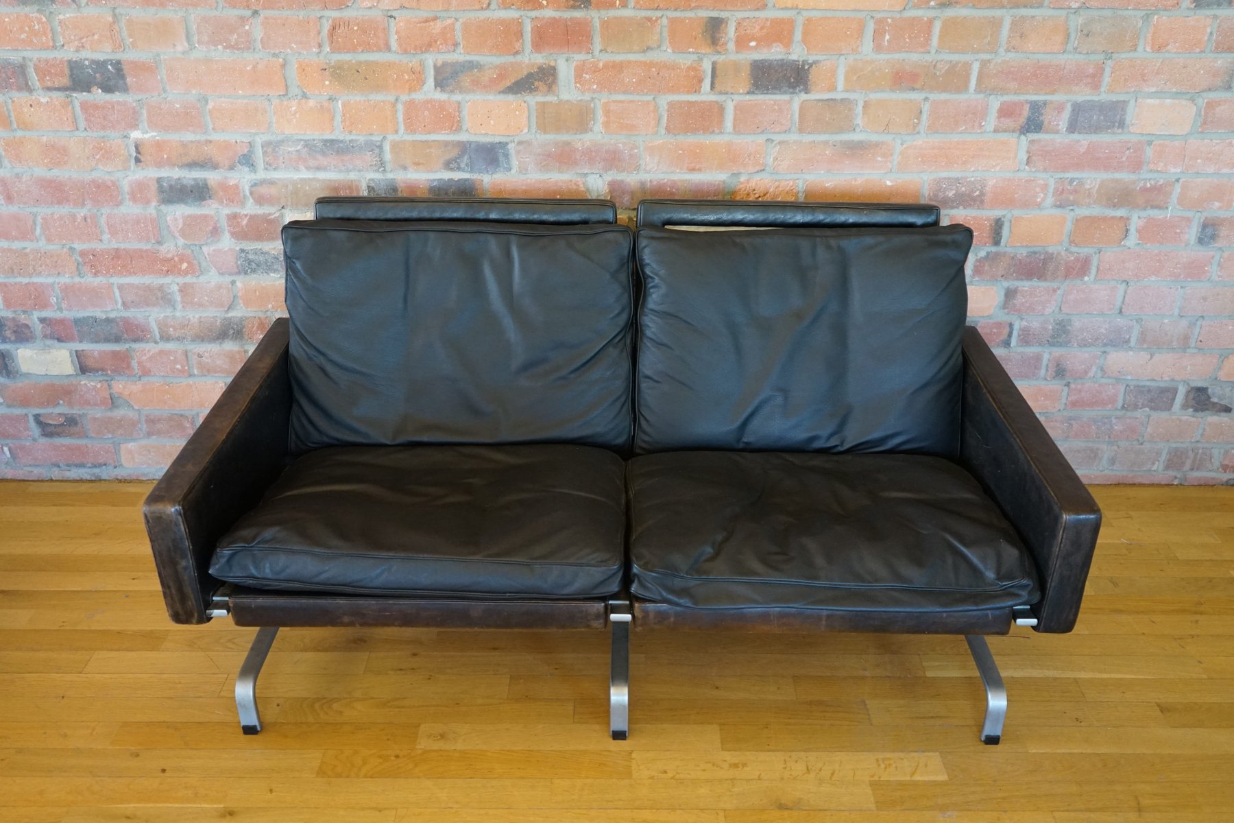 Sofá de cuero negro de Poul Kjærholm para E. Kold Christensen, años 60