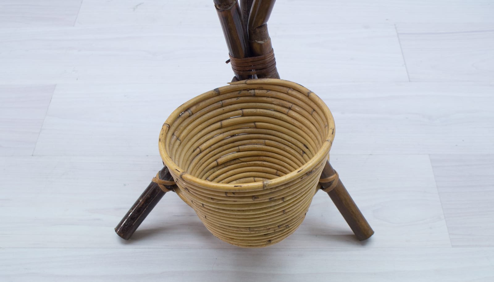 Italienischer Pflanzenhalter aus Bambus & Rattan, 1950er bei Pamono kaufen