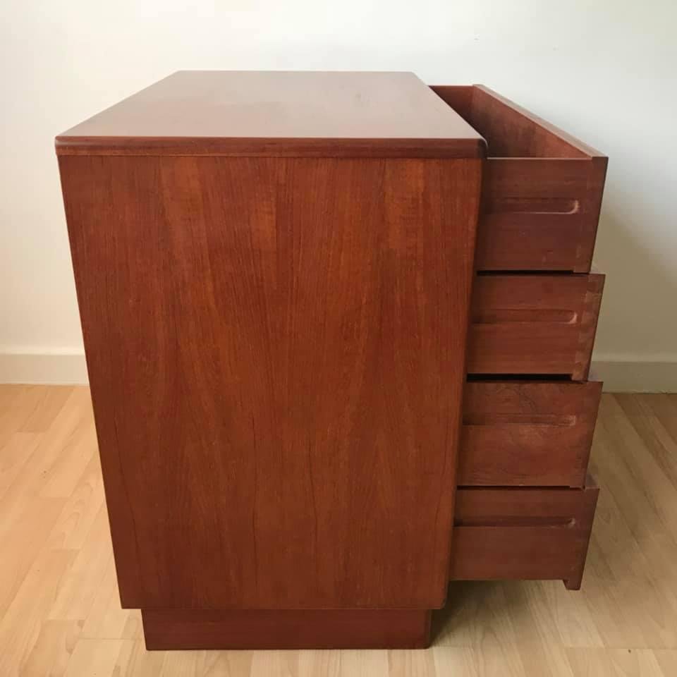 Teak Chest of Drawers from GPlan, 1960s for sale at Pamono