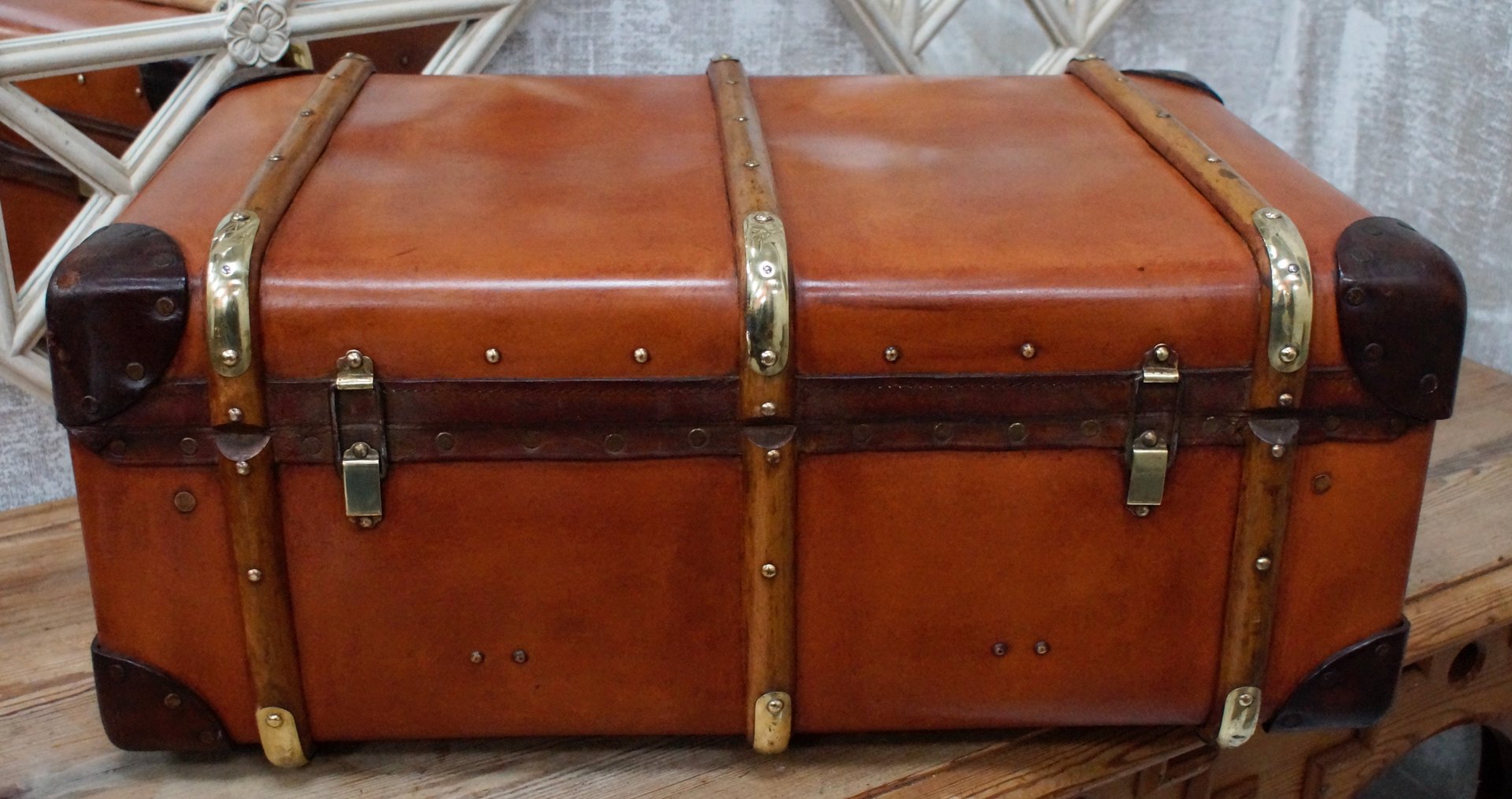 Vintage Travel Trunk, 1940s for sale at Pamono