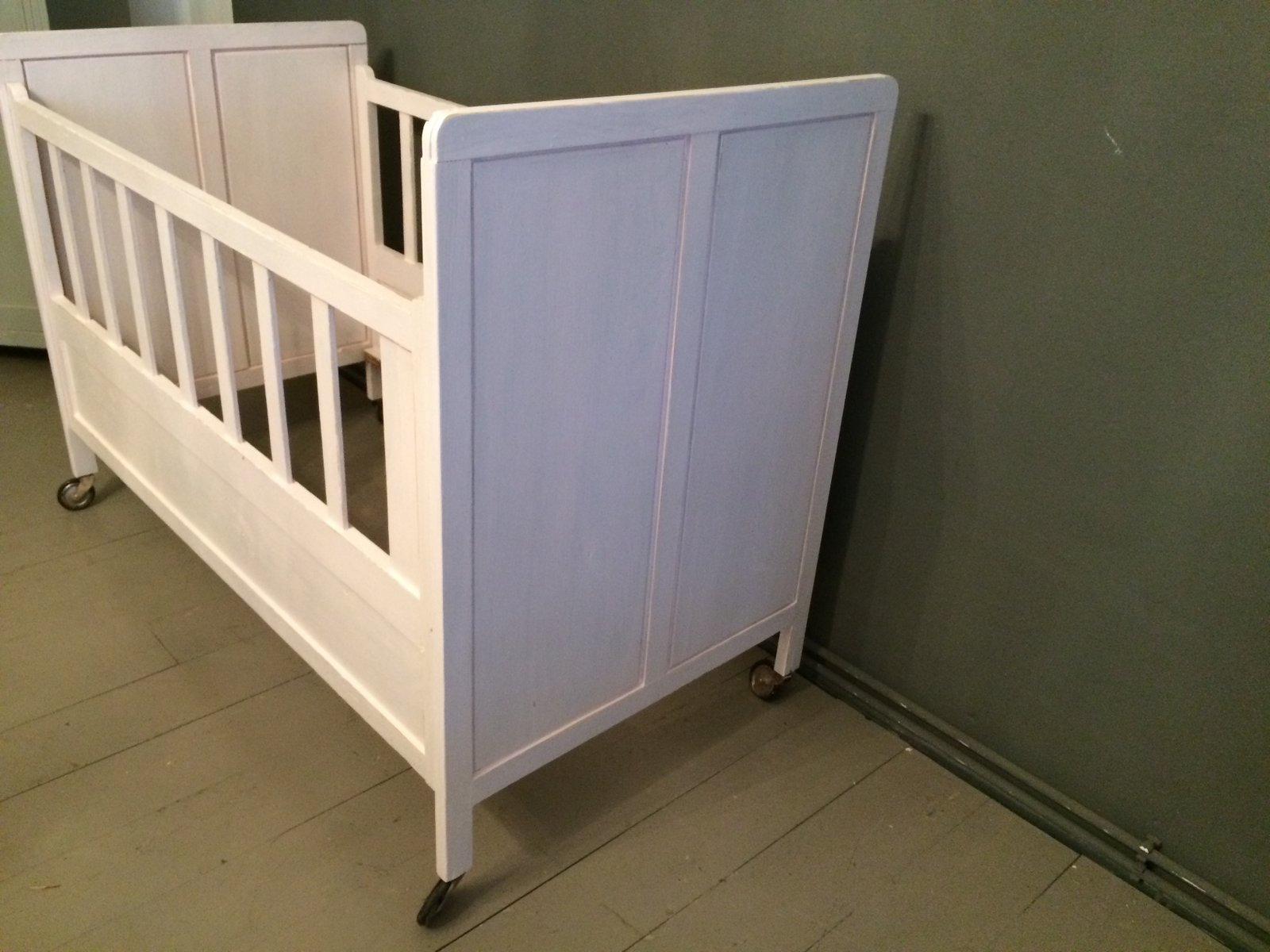Antique wood crib clearance