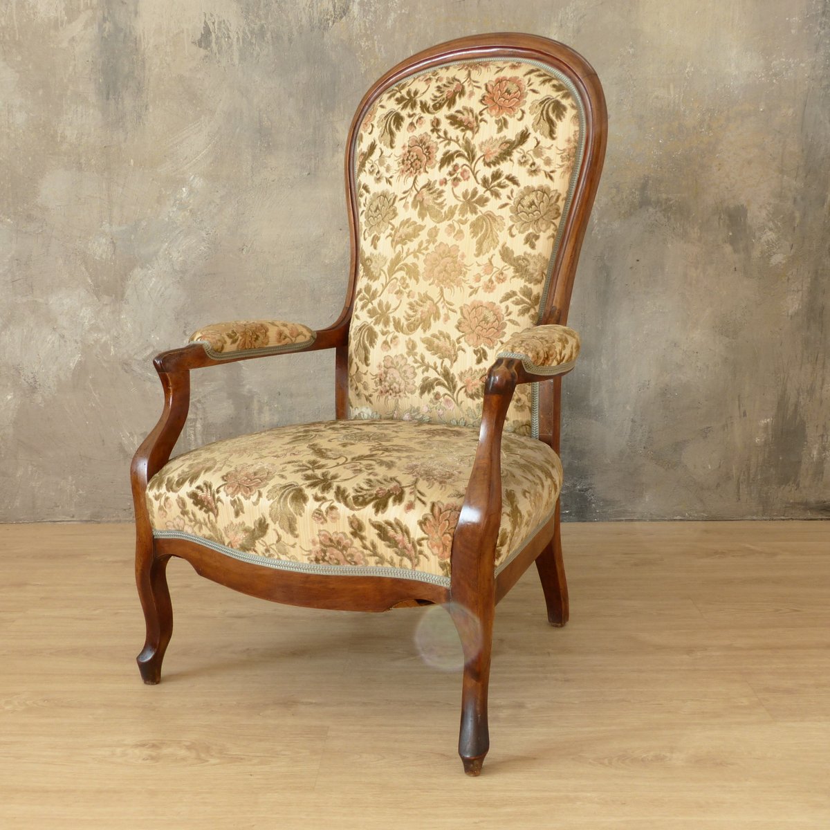 Fauteuil colonial en cannage vintage
