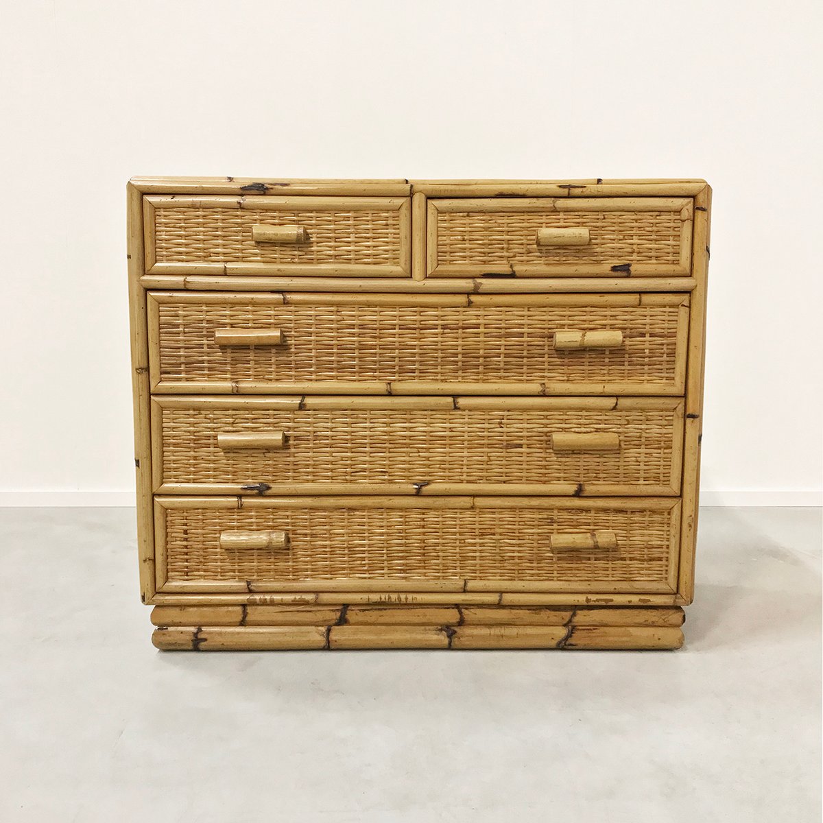 Französische Kommode aus Bambus & Rattan, 1970er bei Pamono kaufen