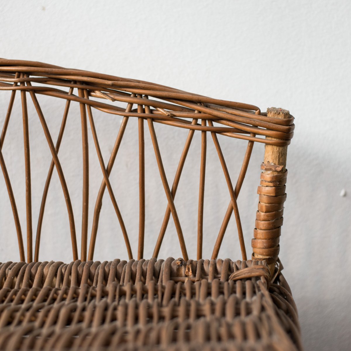 Kinderschrank aus Korbgeflecht, 1950er bei Pamono kaufen