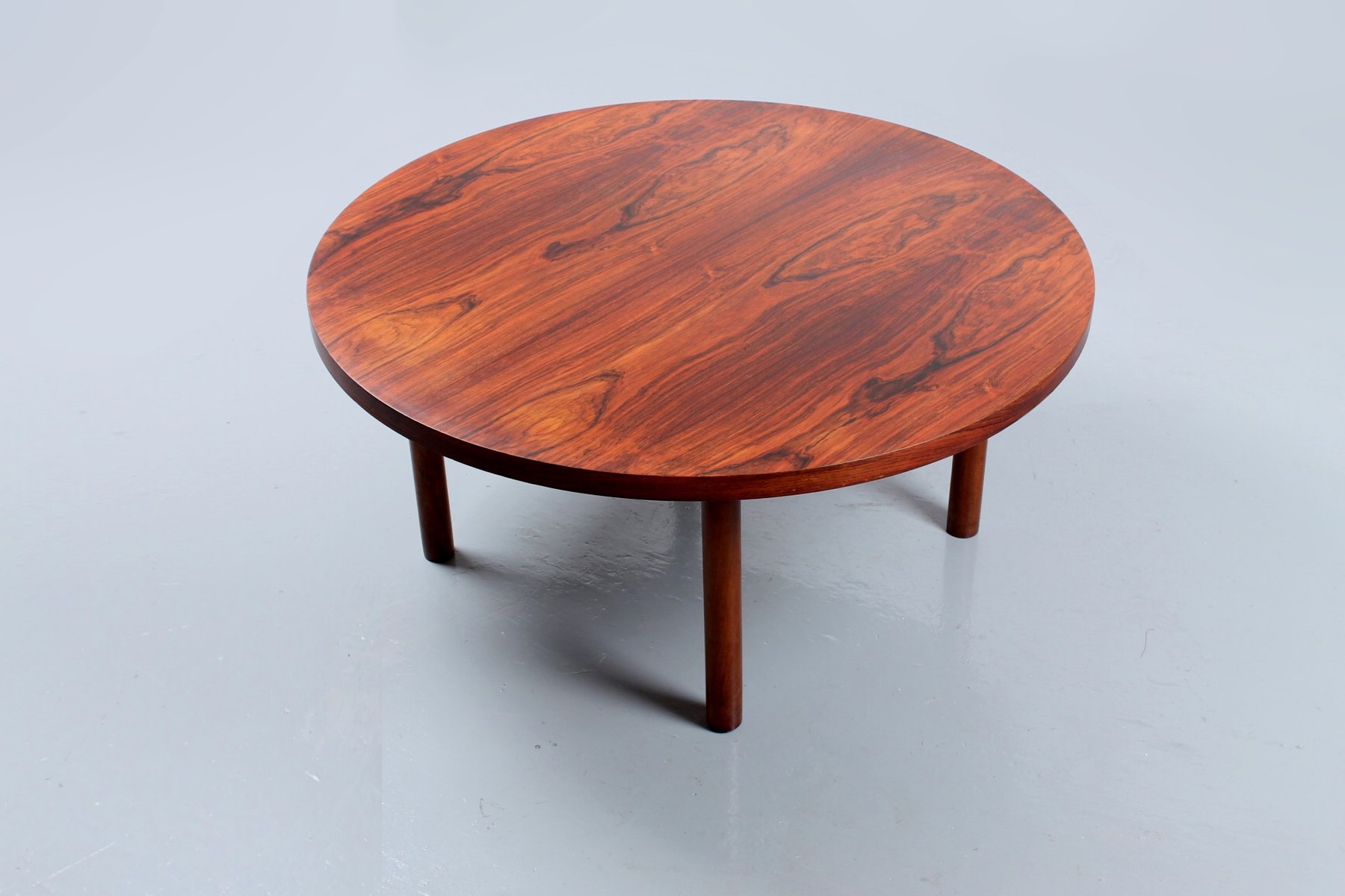 Round Rosewood Coffee Table, 1960s for sale at Pamono