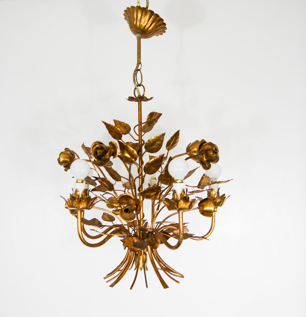 Hollywood Regency Deckenlampe aus Blattgold mit Dekor aus Rosen
