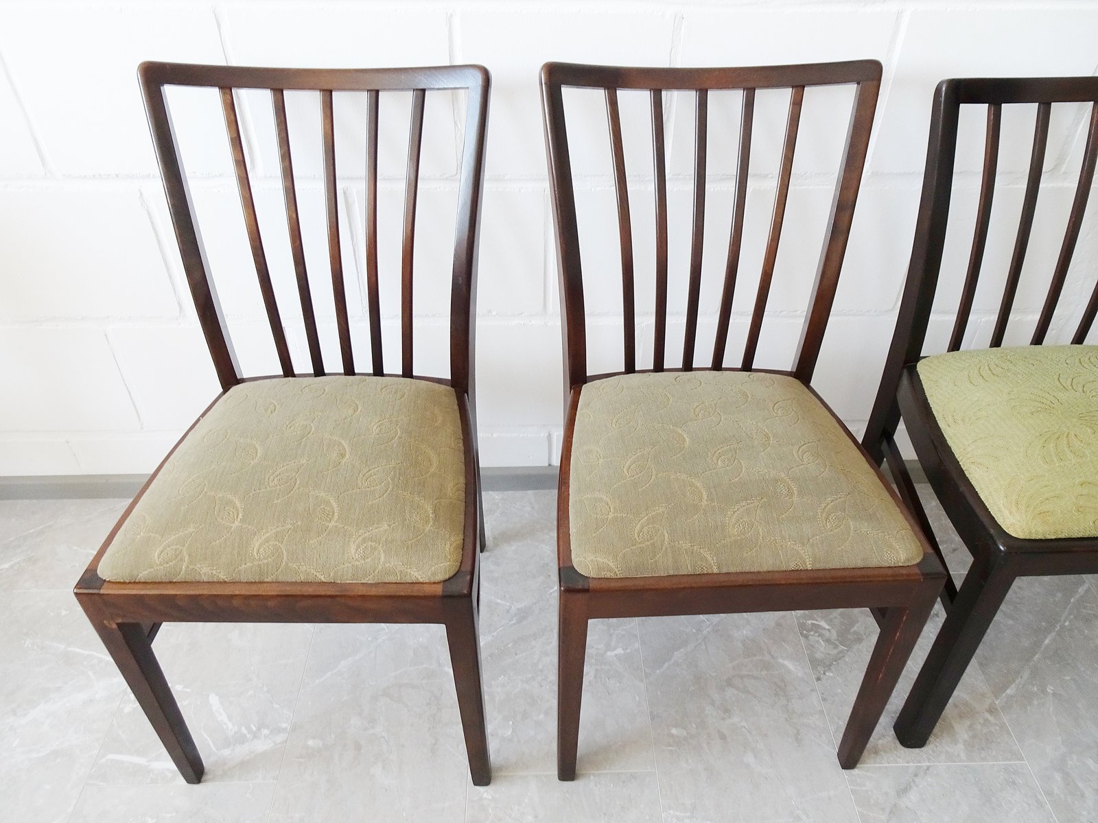 Deutsche Esszimmerstühle aus Holz, 1950er, 4er Set bei Pamono kaufen