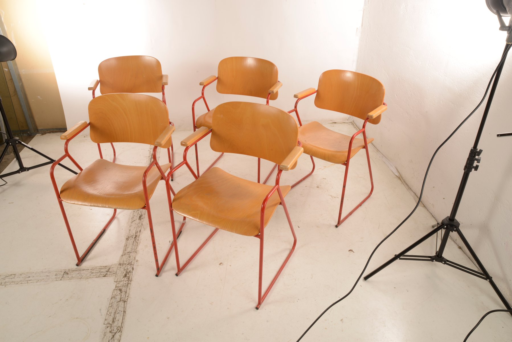 Italienische Schreibtischstühle aus rotem Metall & Schichtholz, 1960er