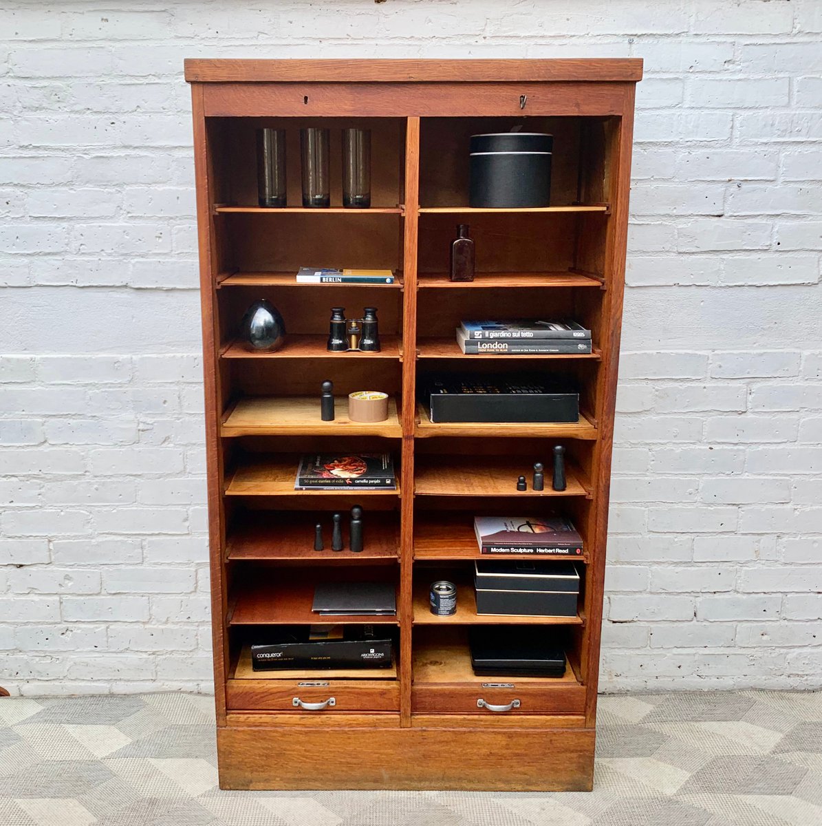 Großer Mid-Century Rolltürschrank bei Pamono kaufen