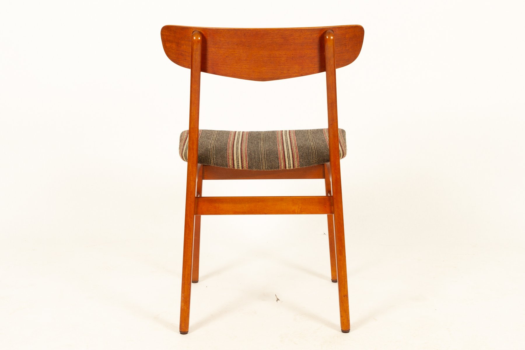 Sillas de comedor danesas vintage de teca, años 60. Juego de 6 en venta