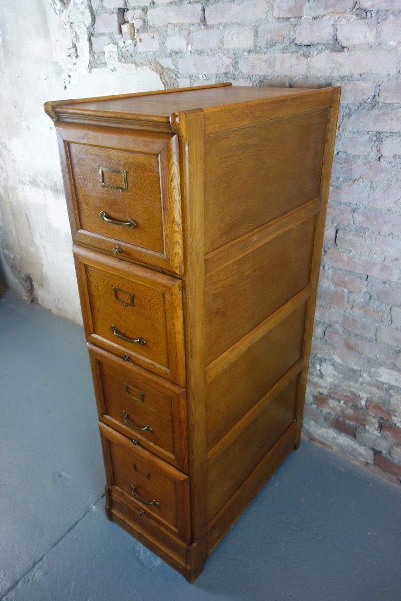 Industrieller Vintage Aktenschrank, 1930er bei Pamono kaufen