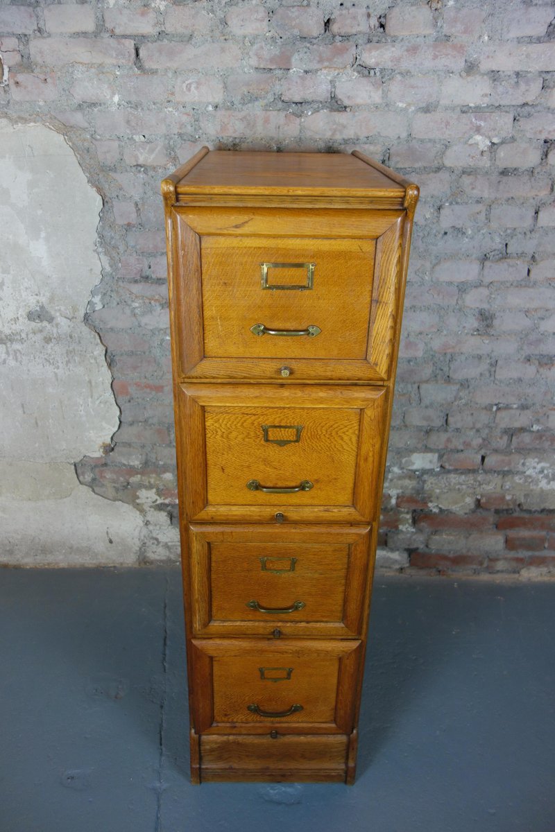 Industrieller Vintage Aktenschrank, 1930er bei Pamono kaufen