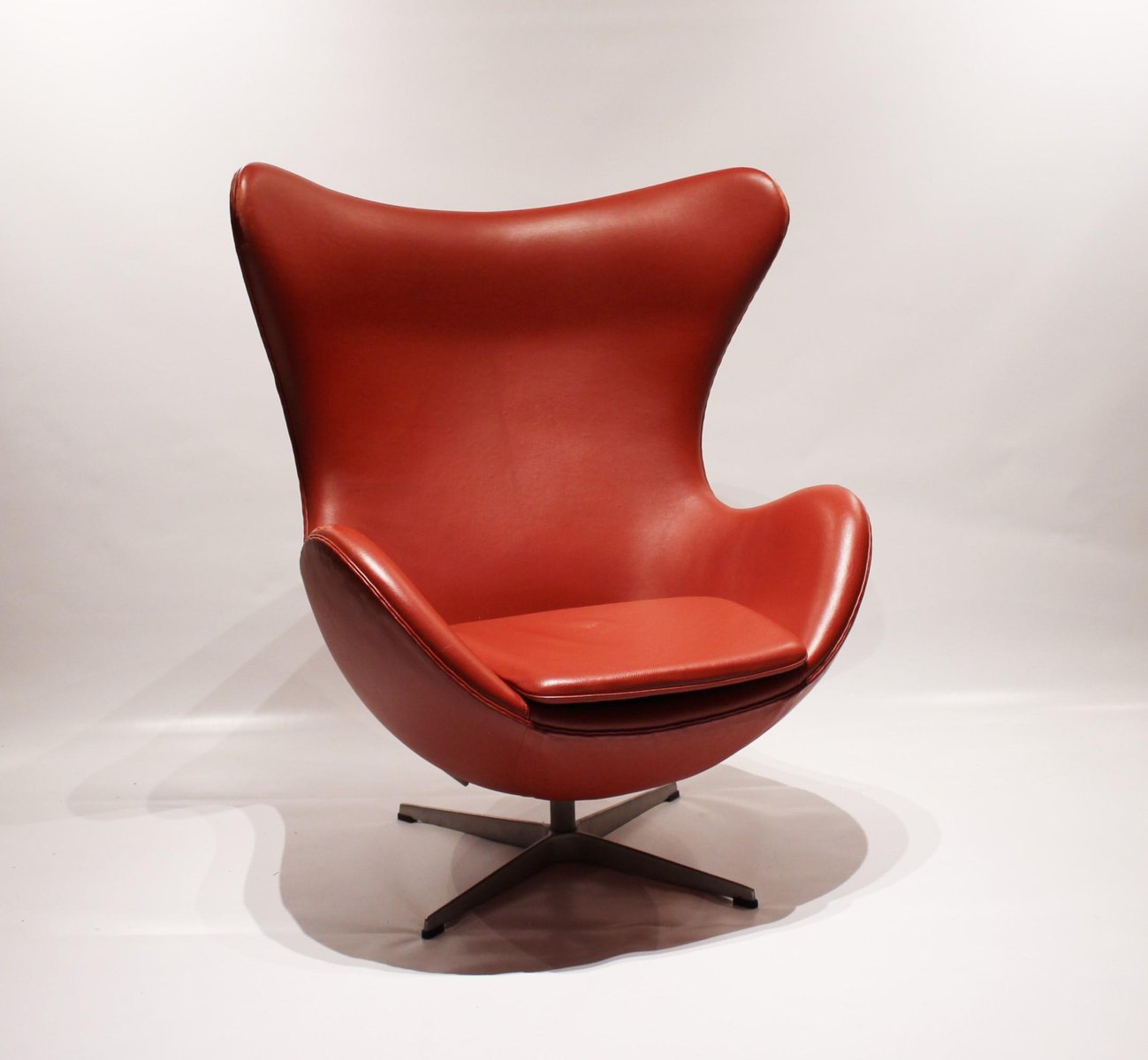 3316 Egg Chair aus Leder von Arne Jacobsen für Fritz Hansen, 2001 bei