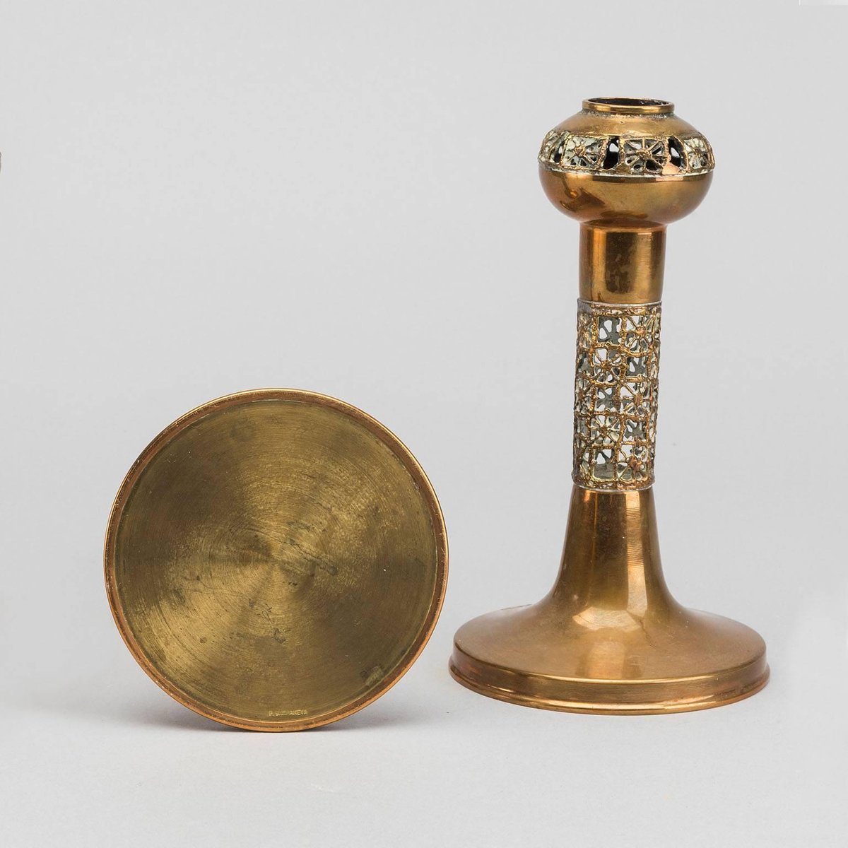 Skandinavische Kerzenhalter aus Vergoldeter Bronze von ... Skandinavische Kerzenhalter aus Vergoldeter Bronze von ...