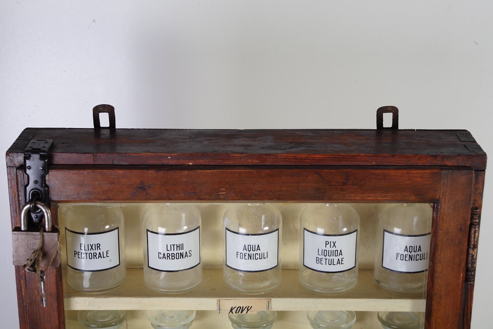 Meuble de Pharmacie Vintage, 1960s en vente sur Pamono