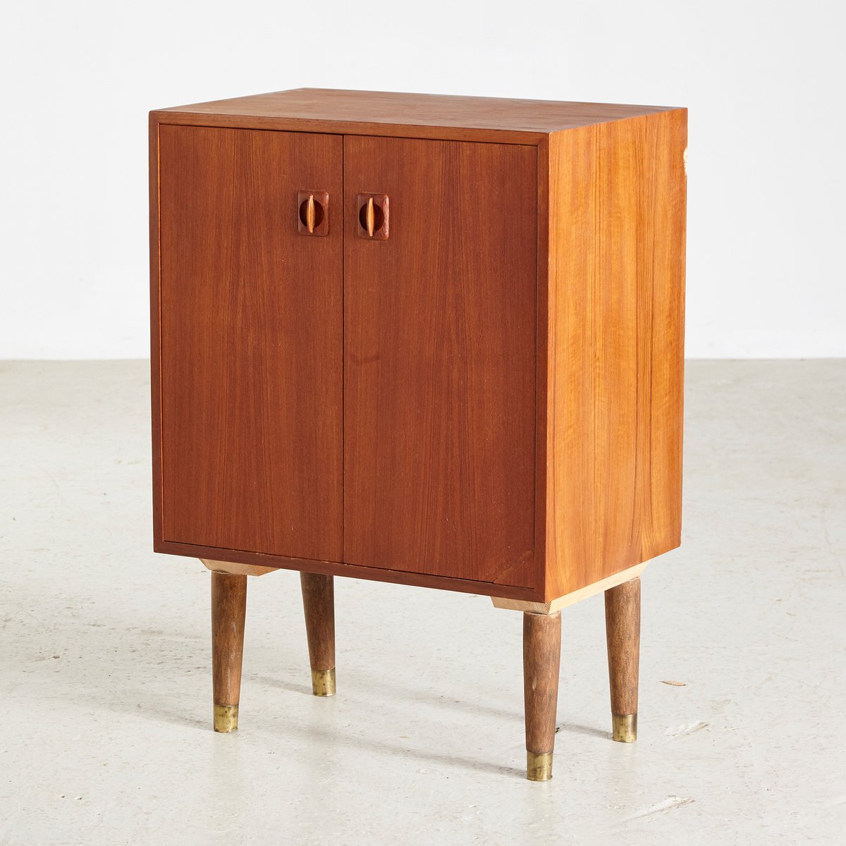 Kommode Mid Century 2021 Kommode Mid Century 2021