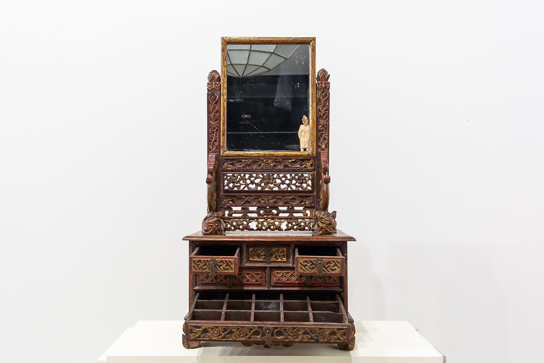 Antiker chinesischer Schmuckkasten mit Spiegel bei Pamono kaufen