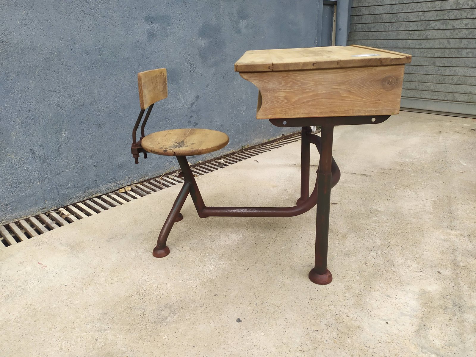 metal and oak childrens table 1950s EAD-618118