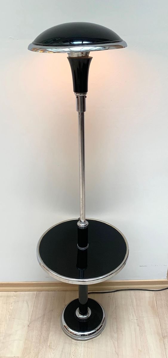 Französische Art Deco Stehlampe mit Beistelltisch aus verchromtem und