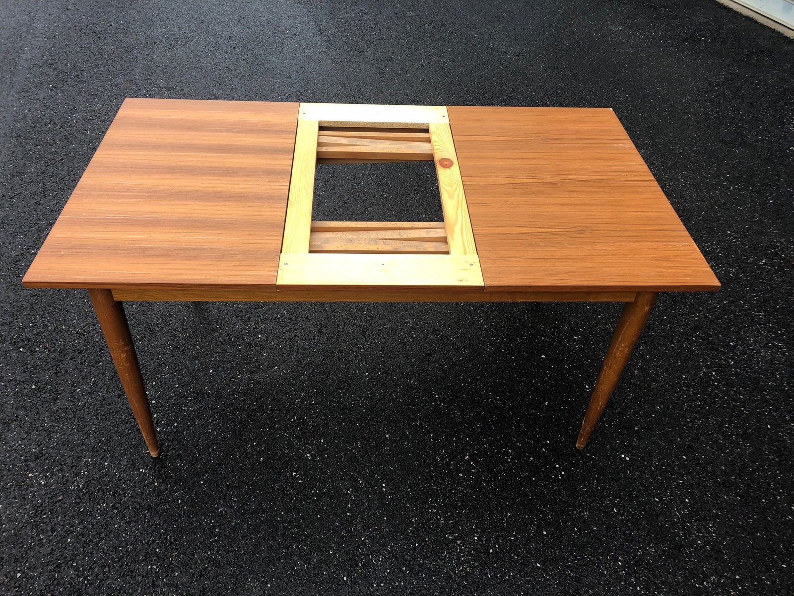 Sechseckiger Skandinavischer Esstisch, 1960er bei Pamono kaufen